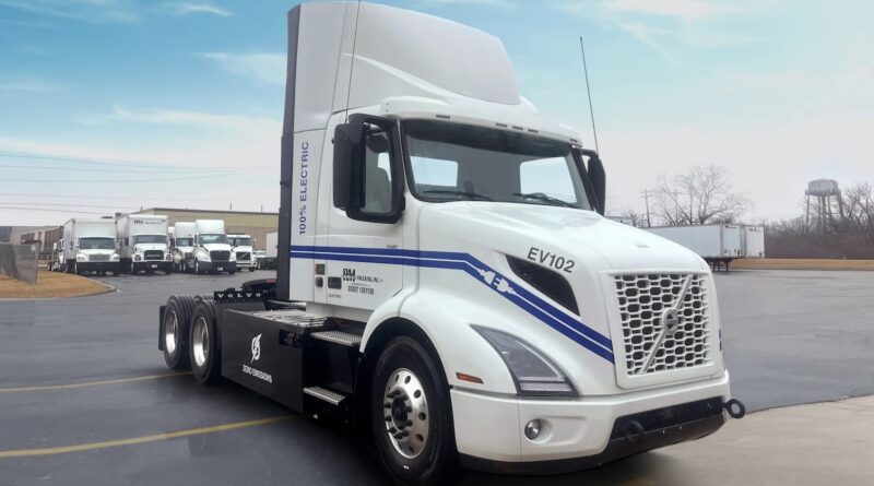 electric trucks volvo class 8 heavy duty
